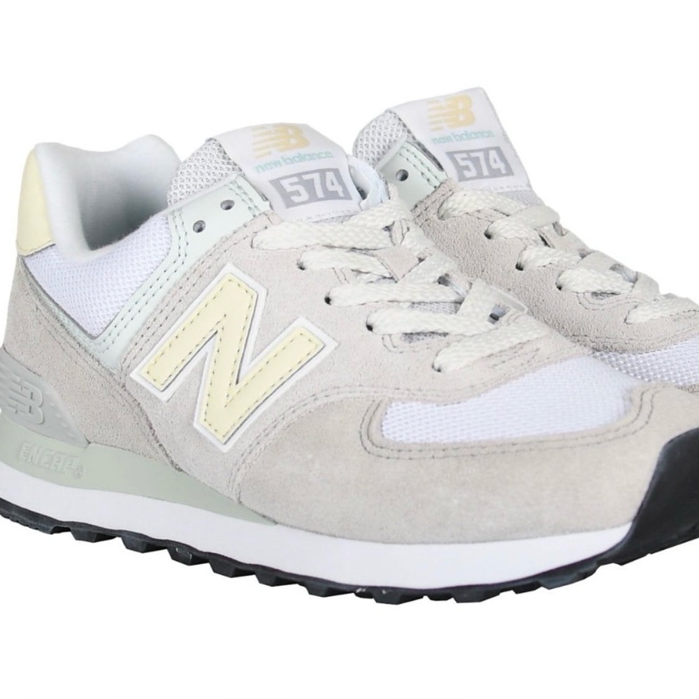 NEVER BEEN WORN-New Balance 574 Light Gray and Cream Sneakers